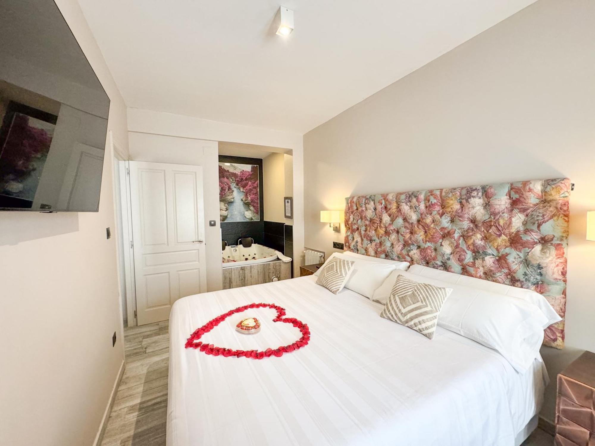 Akla Suites Con Jacuzzi Santillana Сантільяна-дель-Мар Екстер'єр фото
